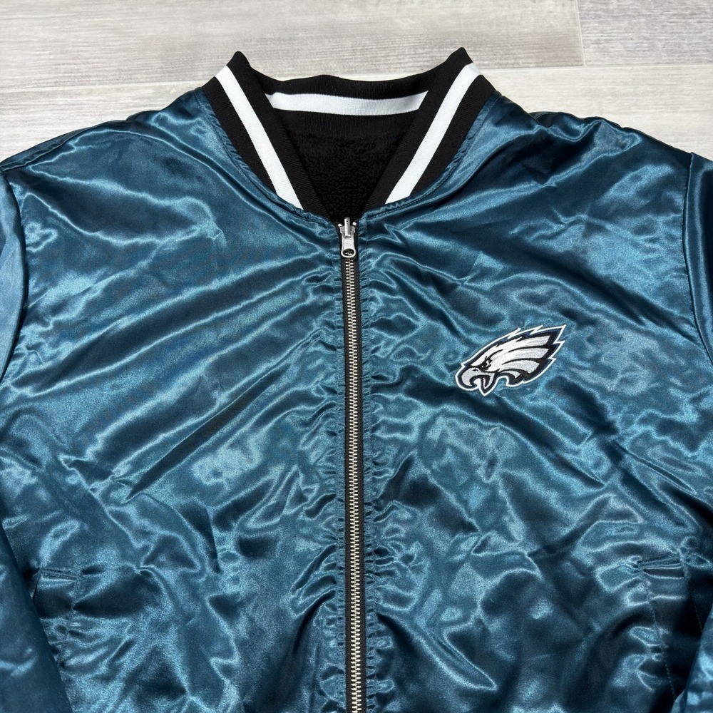 The Wild Collective Philadelphia Eagles Women's 2XL Reversible Sherpa Jacket‎